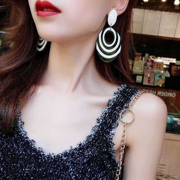 1 pair wonderful women drop earrings quality acrylic candy stripe stud earrings fashion jewellery best birthday gift E1348