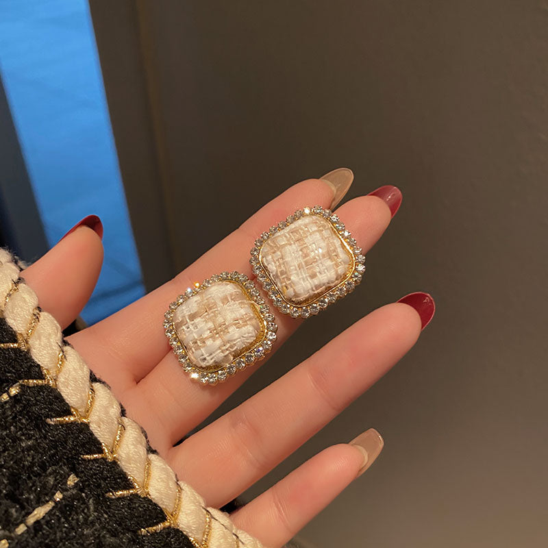 1 Pair Retro Lady Stud Earrings Quality Alloy Inlay Rhinestones Tetragonum Earrings Fashion Jewellery Best Birthday Gift E1154
