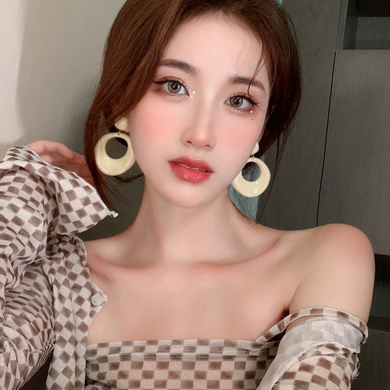 1 pair fashion women round earrings quality acrylic stud earrings wonderful jewellery best birthday gift E1410