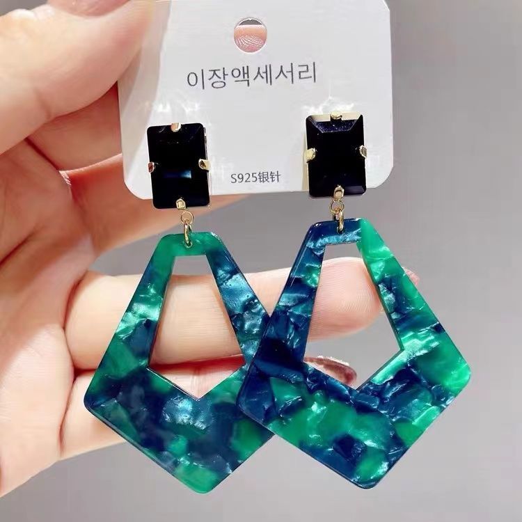 1 Pair Fashion Women Geometric Earrings Quality Acrylic Retro Drop Earrings Exaggerated Stud Earrings Best Birthday E1346