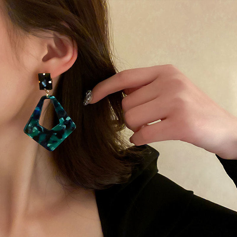1 Pair Fashion Women Geometric Earrings Quality Acrylic Retro Drop Earrings Exaggerated Stud Earrings Best Birthday E1346